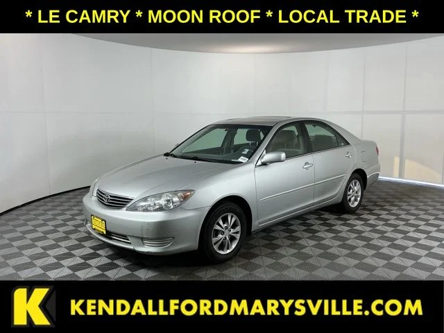 Used 2005 Silver Toyota LE image 1