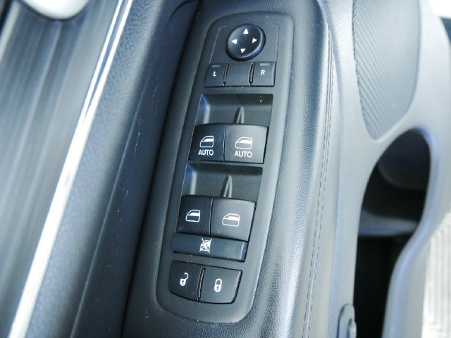 Used 2019 White Jeep Limited image 24