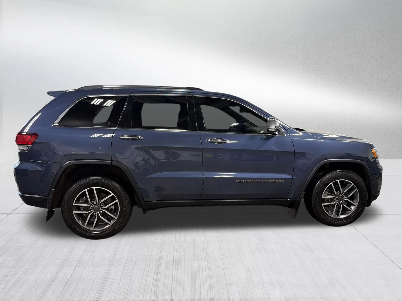 Used 2020 Slate Blue Pearlcoat Jeep Limited image 8