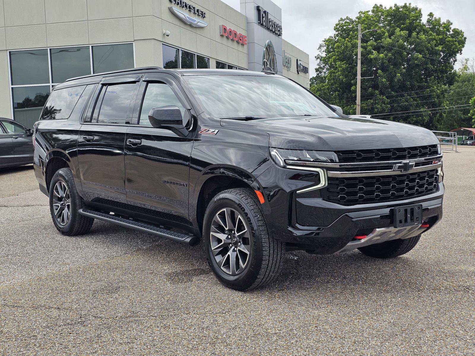 Used 2022 Black Chevrolet Z71 image 5