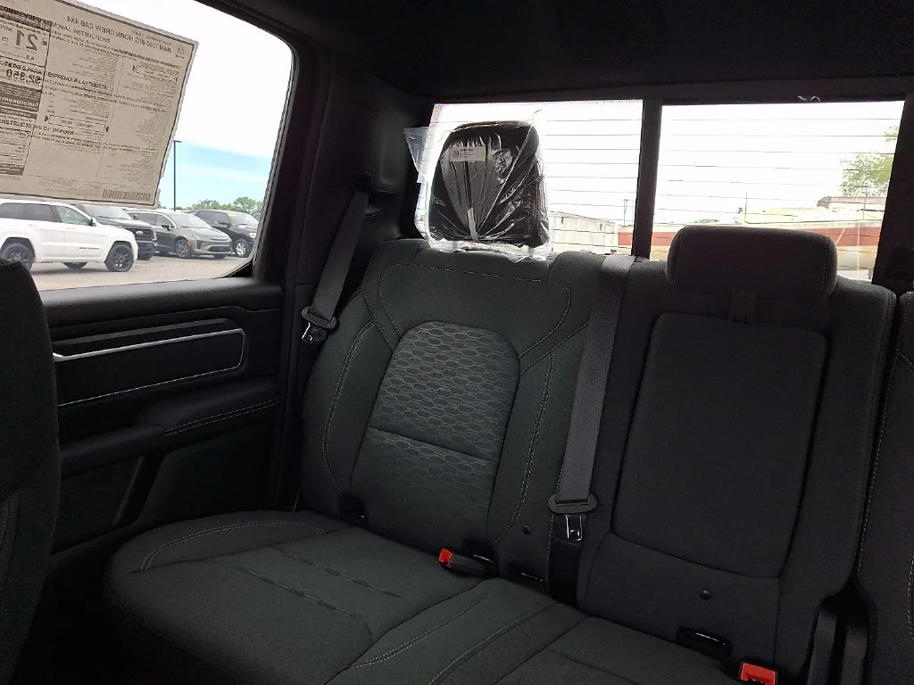 New 2026 Diamond Black Crystal Pearl-Coat Exterior Paint RAM Big Horn image 13