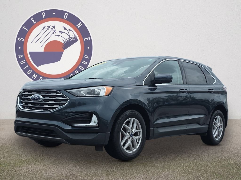 Used 2022 Blue Ford SEL image 2