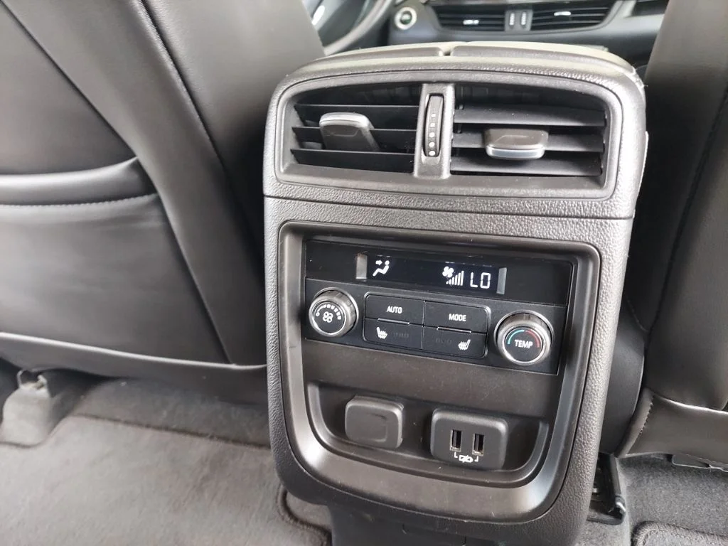 Used 2019 White Buick Essence image 32