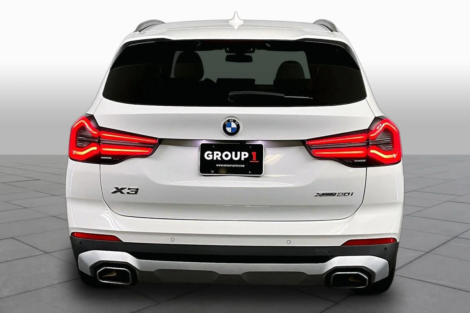 Used 2023 Alpine White BMW xDrive30i image 5