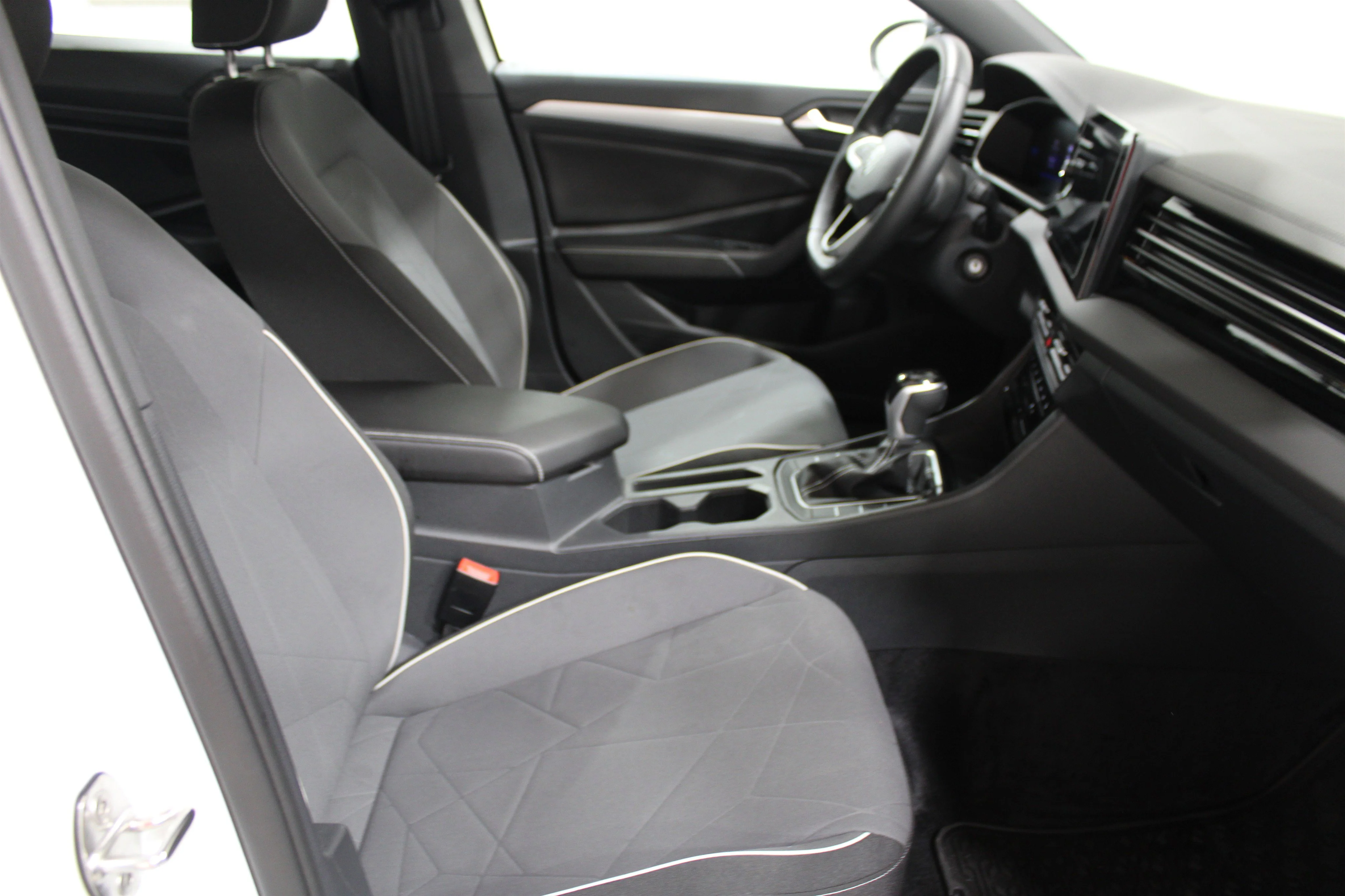 2025 Volkswagen Jetta Sport - Photo 24