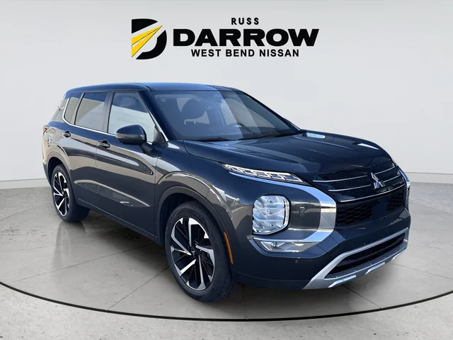Used 2024 Gray Mitsubishi SE image 10
