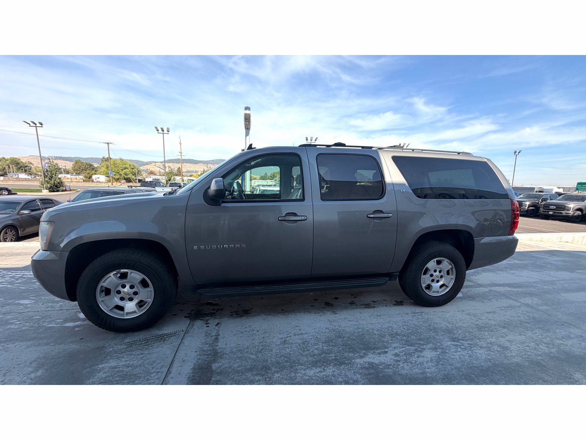 Used 2008 Chevrolet Suburban LT with VIN 1GNFK16388J247629 for sale in La Grande, OR