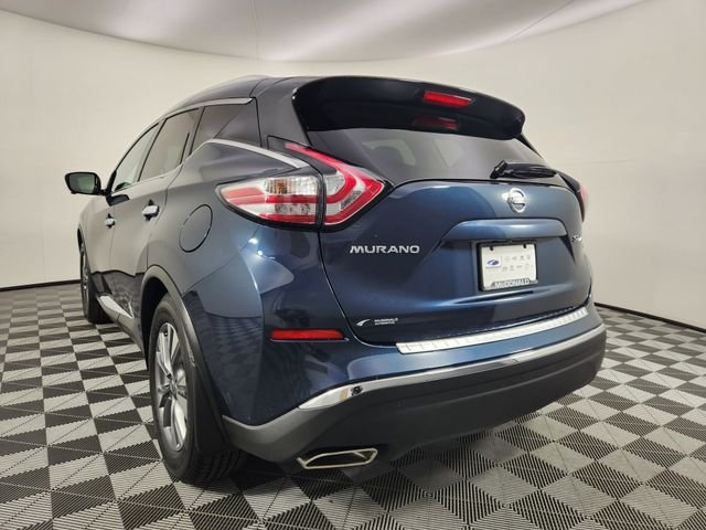 Used 2015 Blue Nissan SL image 3