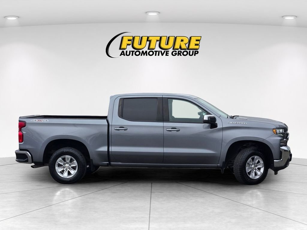 Used 2021 Gray Chevrolet LT image 3