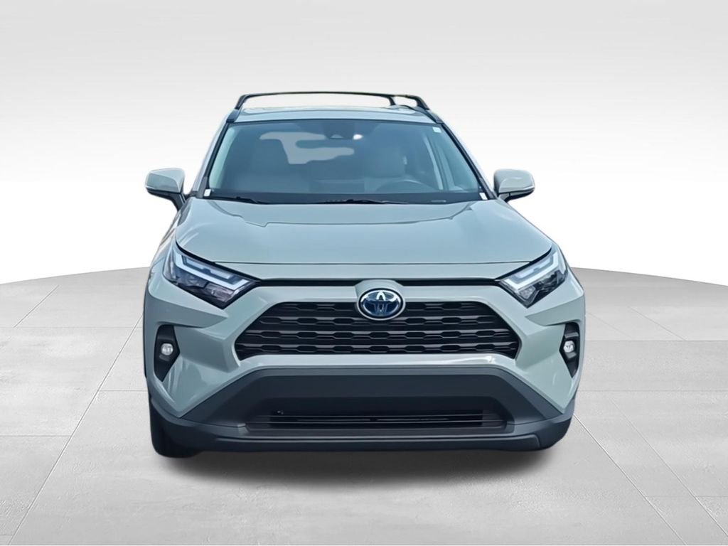 Used 2023 Gray Toyota XLE Premium image 3