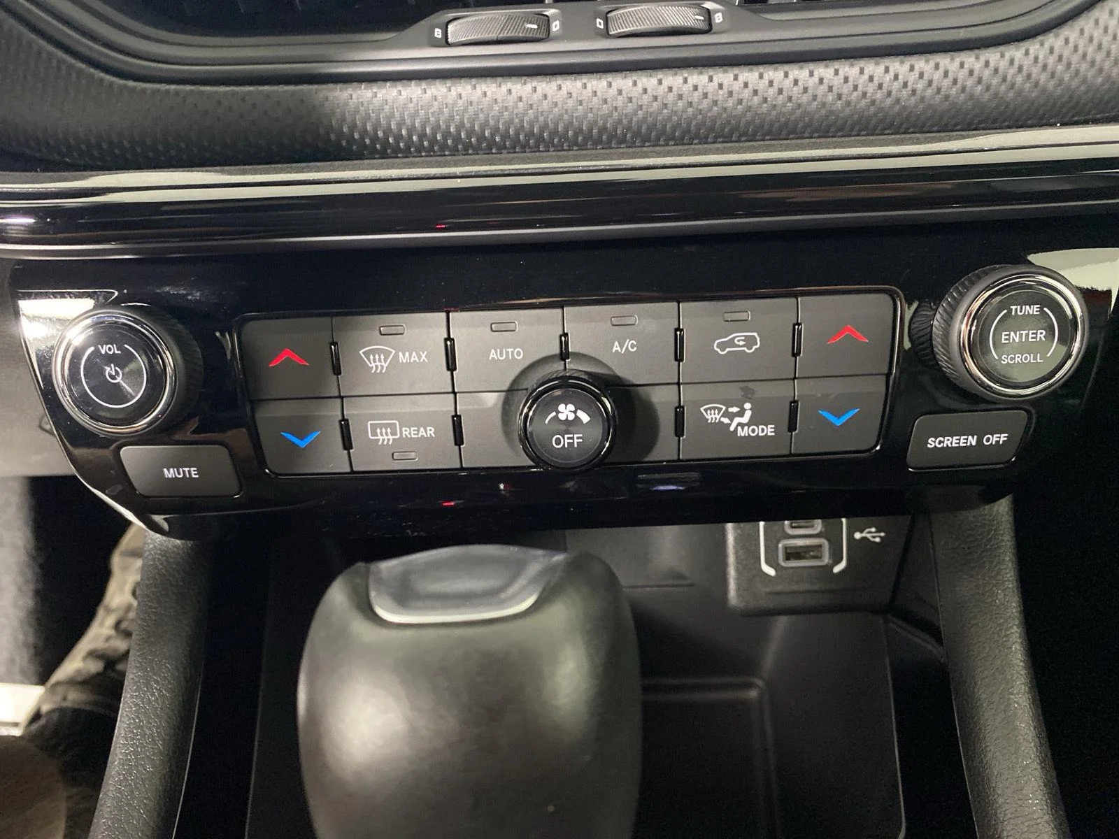 Used 2026 Red Hot Pearlcoat Jeep Limited image 27