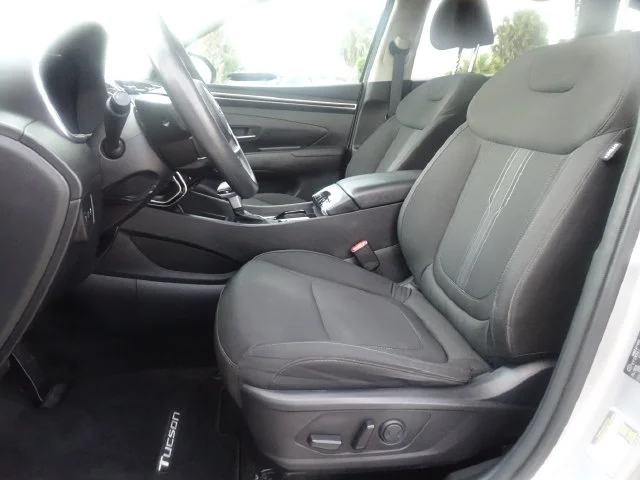 Used 2024 Shimmering Silver Hyundai SEL image 7