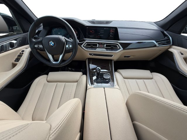 Used 2021 Black BMW sDrive40i image 12