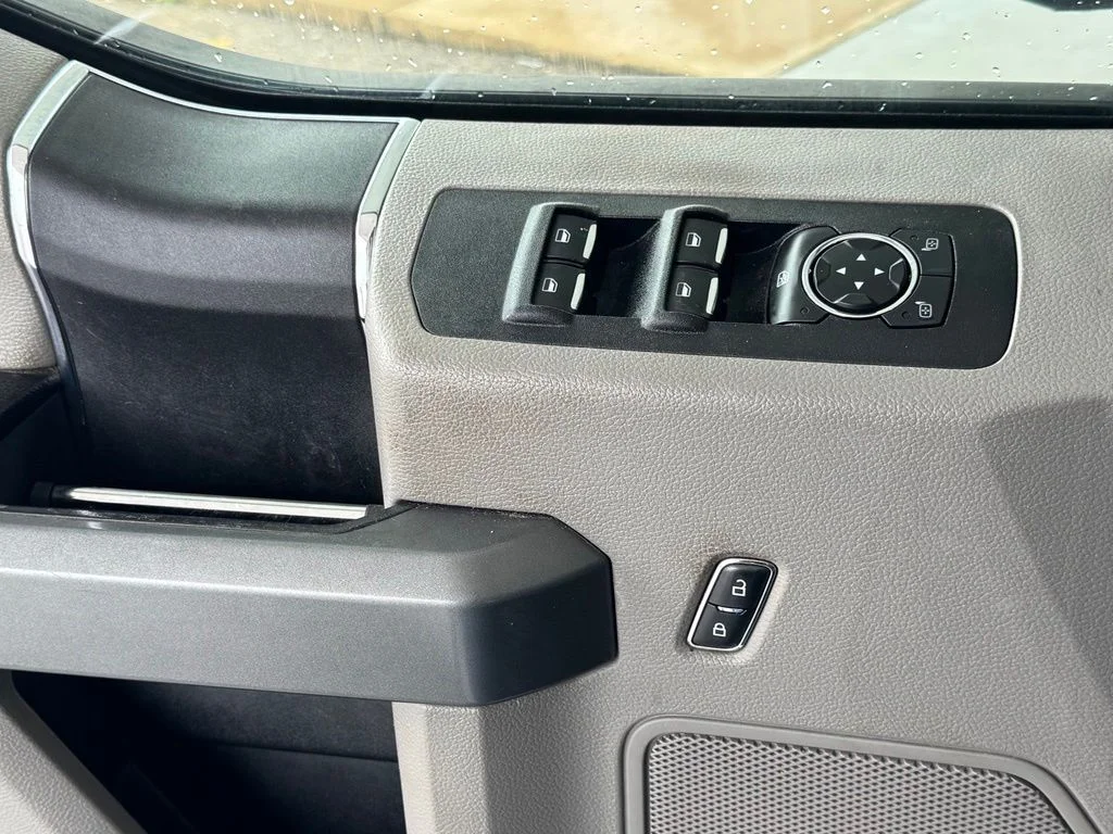 Used 2018 White Ford XLT image 34