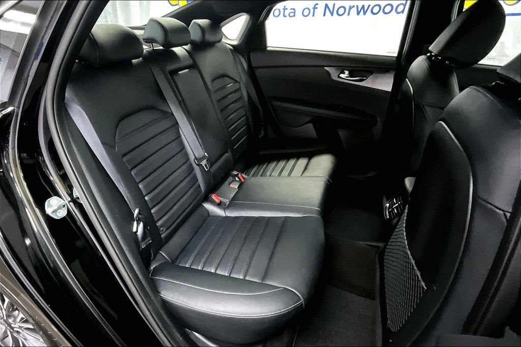 Used 2023 Black Kia GT-Line image 16