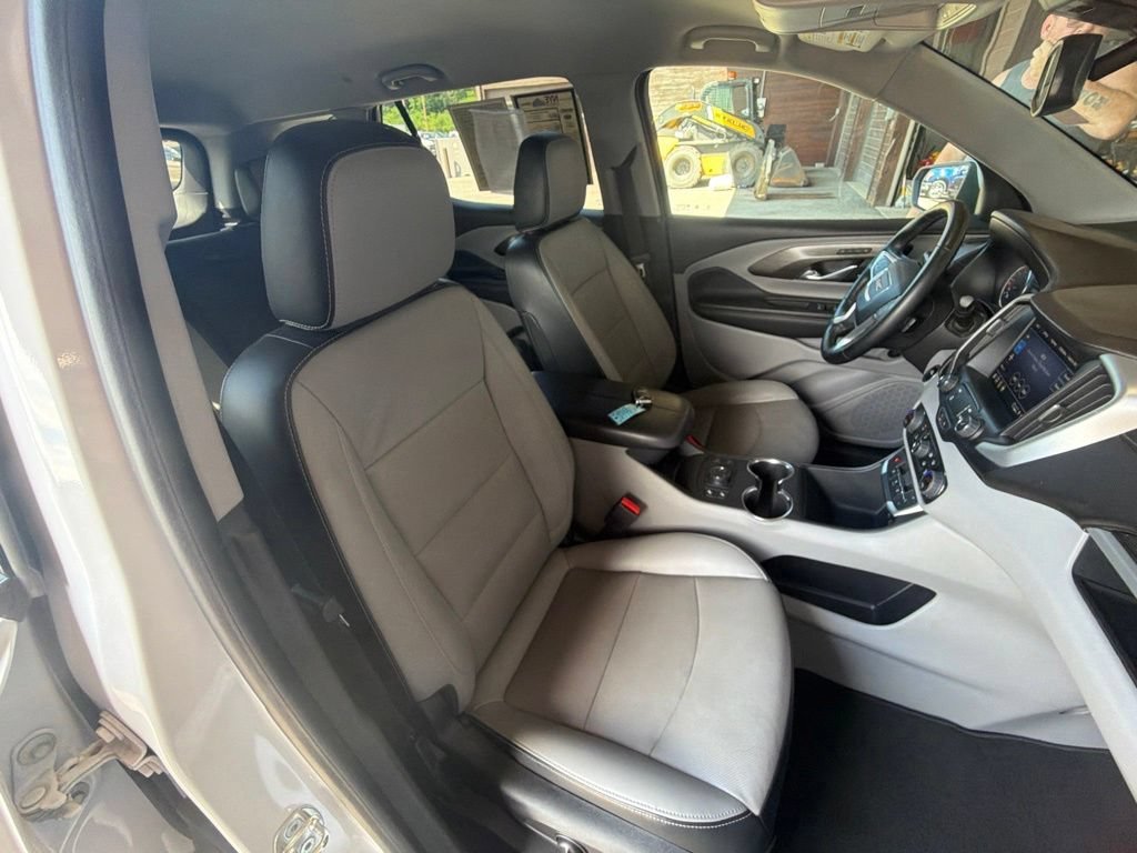 Used 2024 Summit White GMC SLT image 43