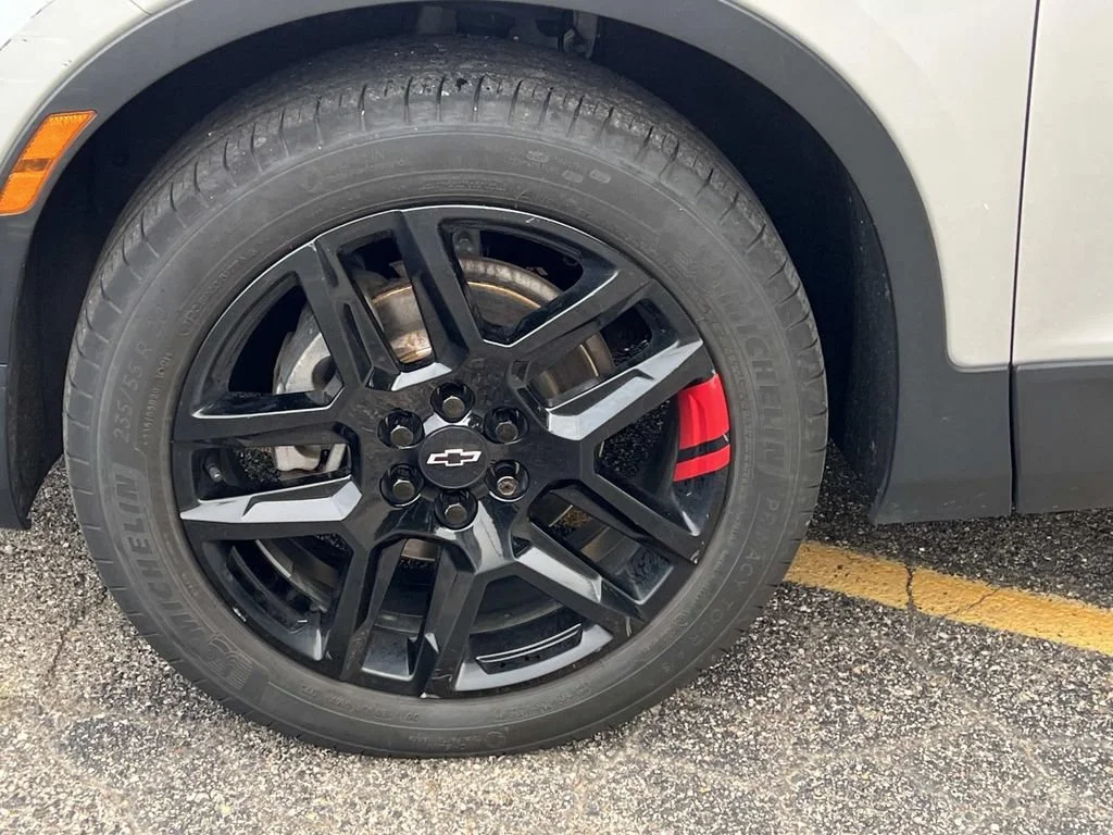 Used 2020 SILVER ICE METALLIC Chevrolet LT image 9