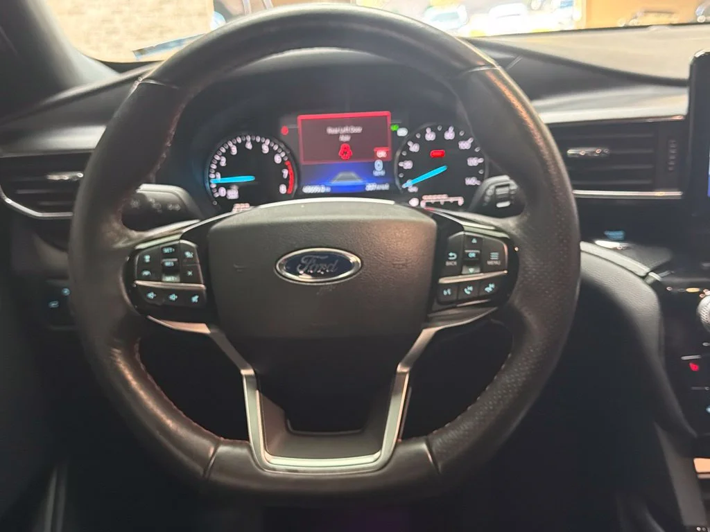 Used 2023 Oxford White Ford ST-Line image 25