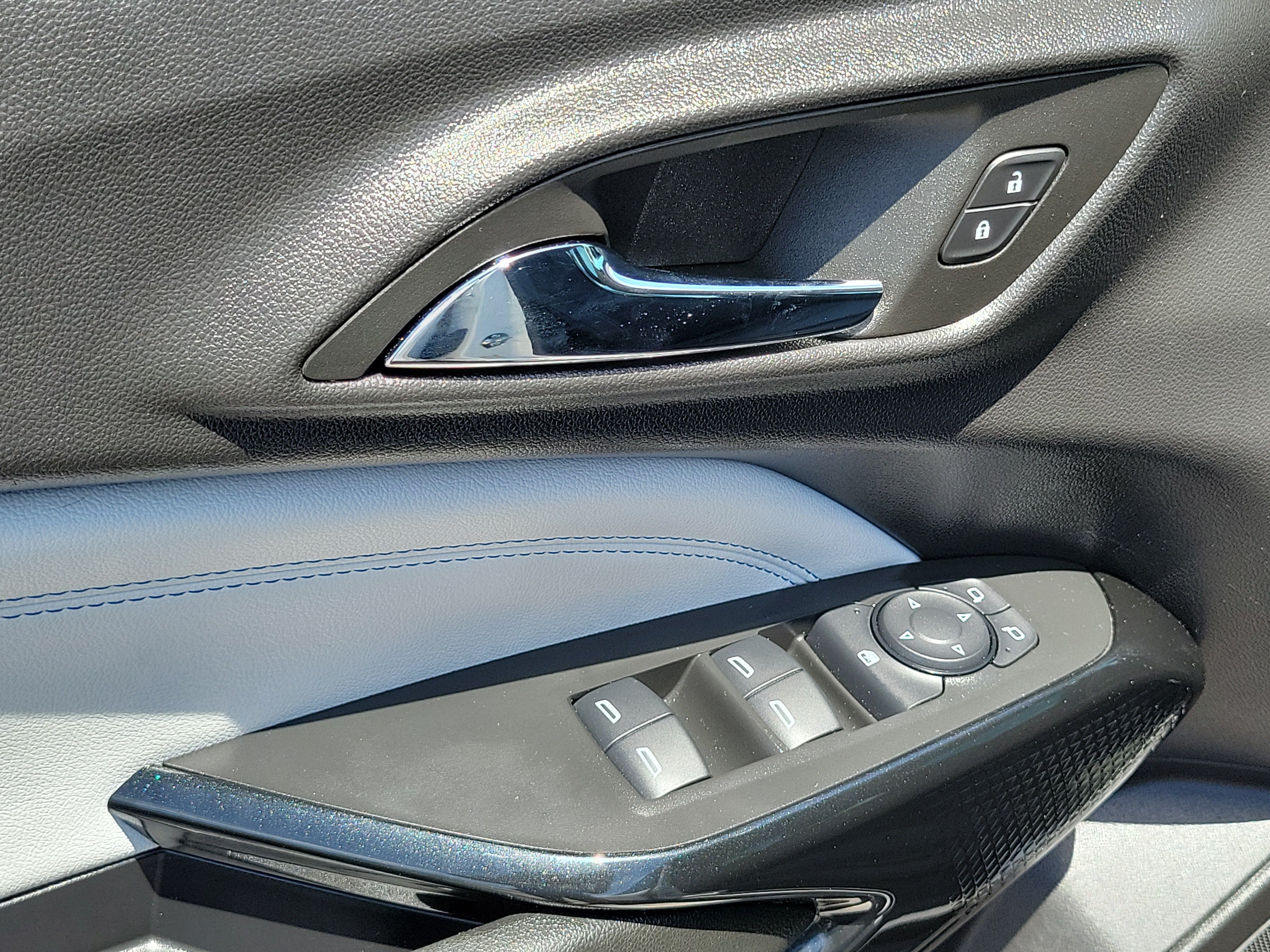 Used 2025  Chevrolet LT image 16