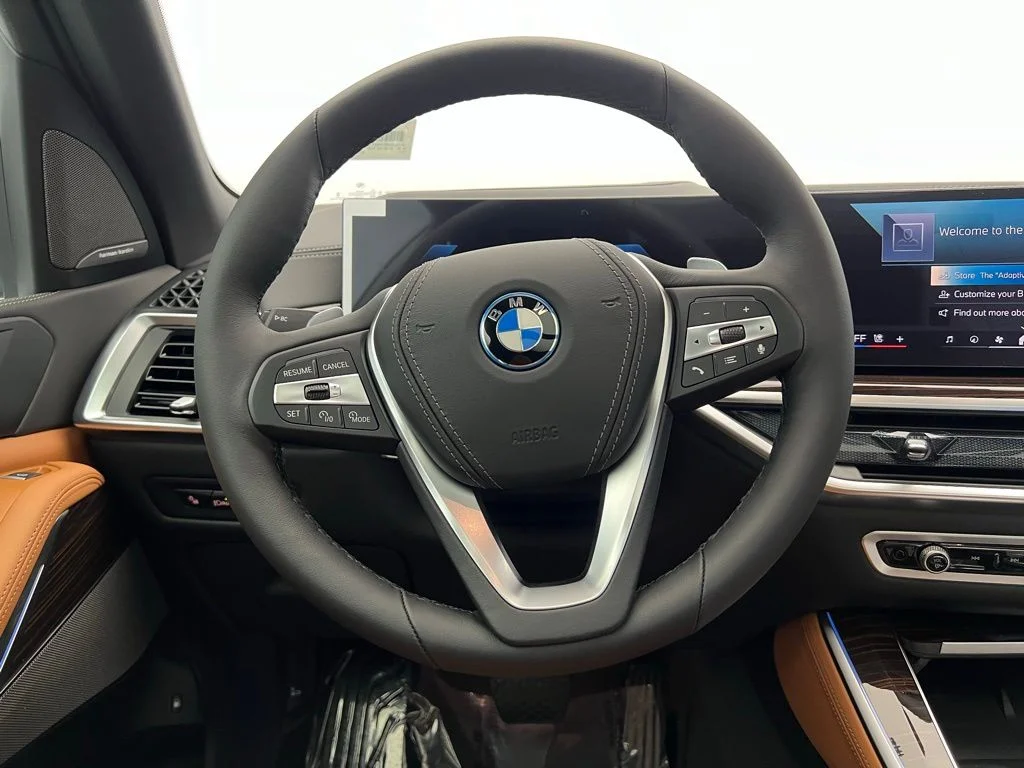 Used 2026 Skyscraper Grey Metallic BMW xDrive50e image 17