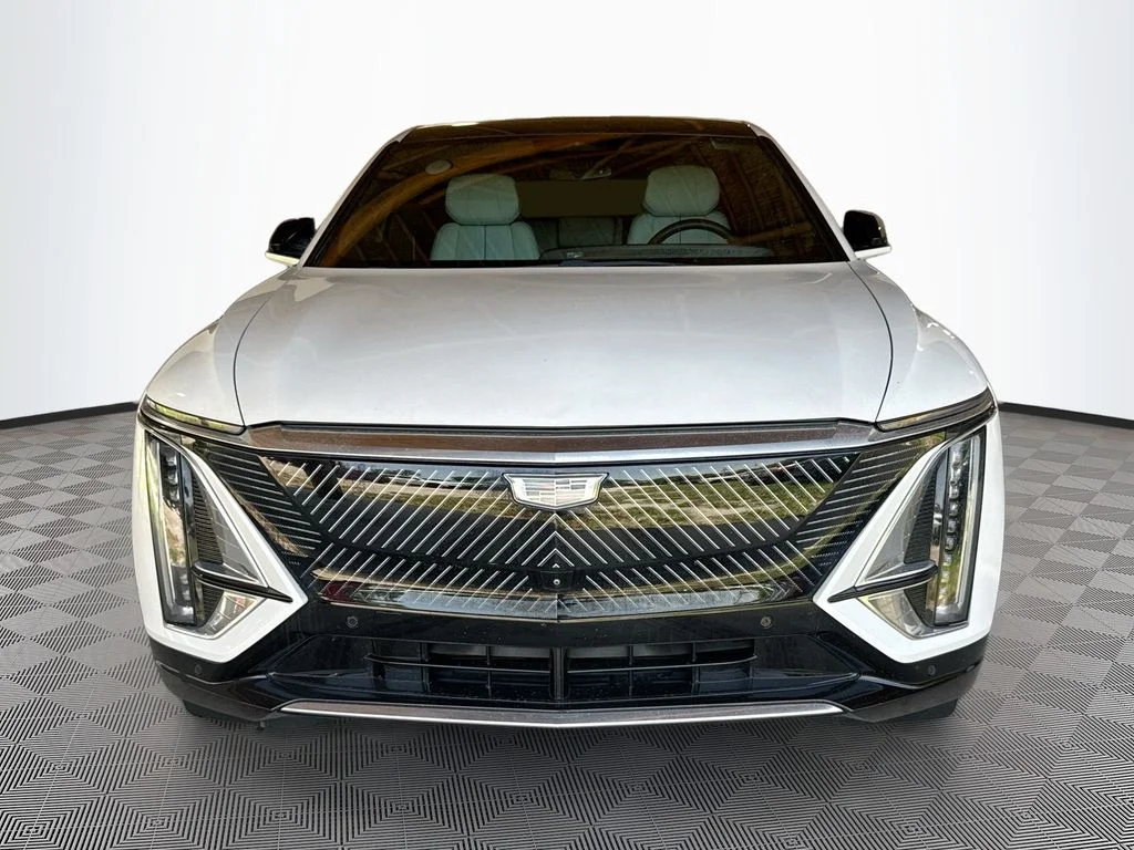 Used 2024 Cadillac LYRIQ Luxury 1 with VIN 1GYKPPRK3RZ118337 for sale in West Park, FL