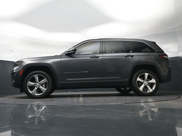 Used 2022 Gray Jeep Limited image 37