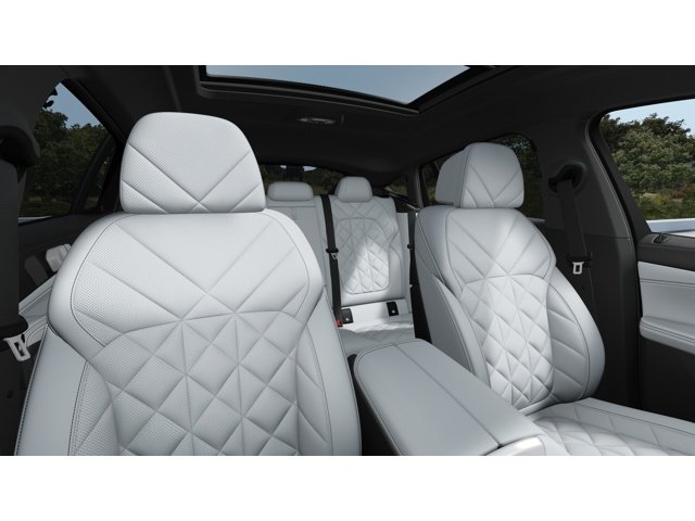 New 2027 Aventurin Red Metallic BMW xDrive40i image 11