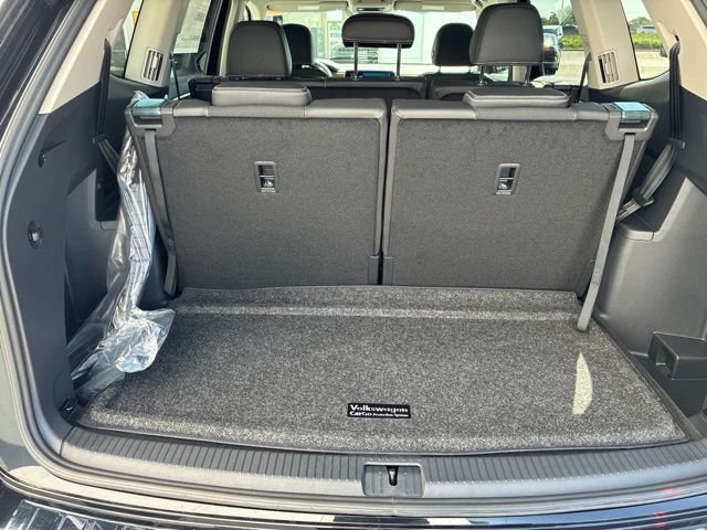 New 2026 Deep Black Volkswagen 2.0T SE image 4