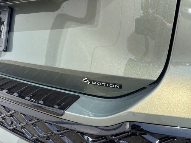 New 2026 Avocado Green W/Deep Black Roof Volkswagen 2.0T SE R-Line Black image 9