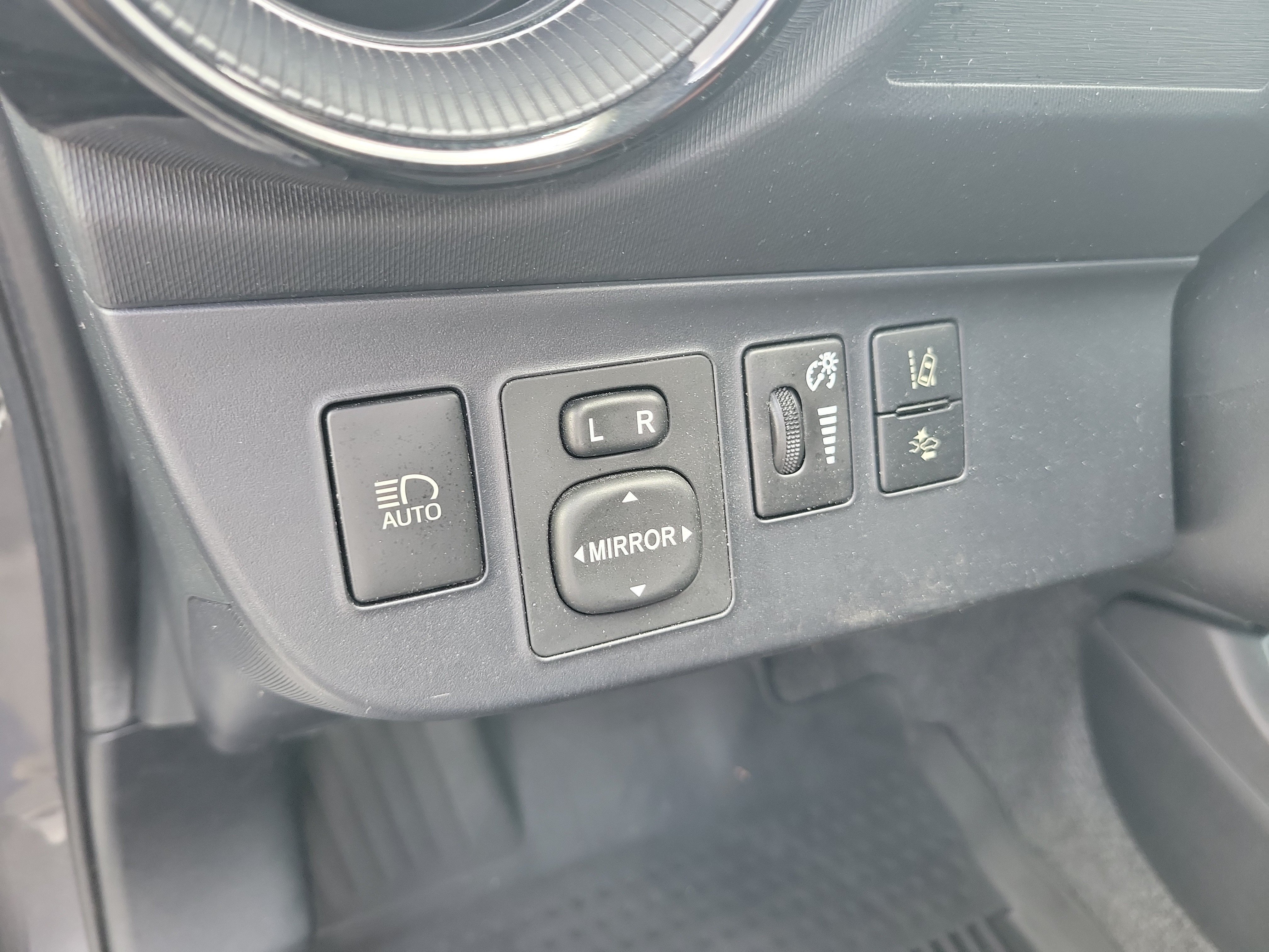 Used 2019 Magnetic Gray Metallic Toyota L image 23