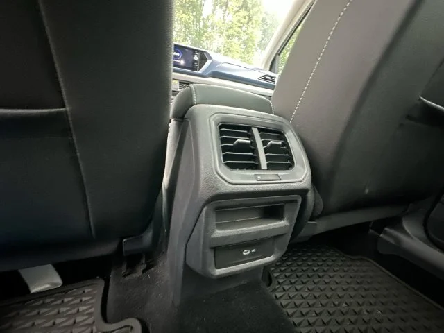 Certified Used 2023 Silver Volkswagen 1.5T SE image 25