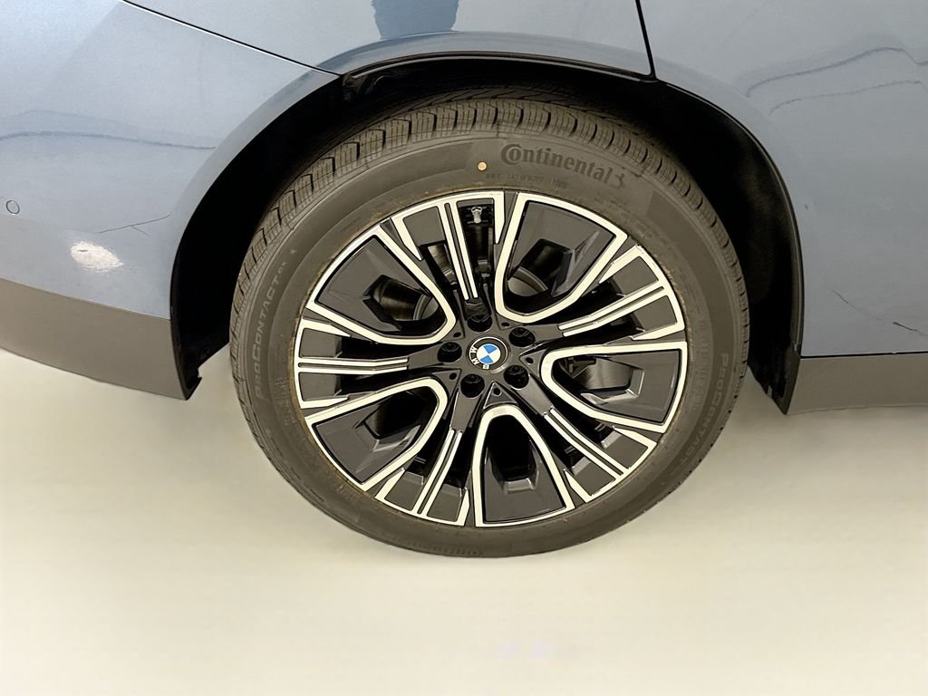 New 2026 Blue Metallic BMW 30 xDrive image 32