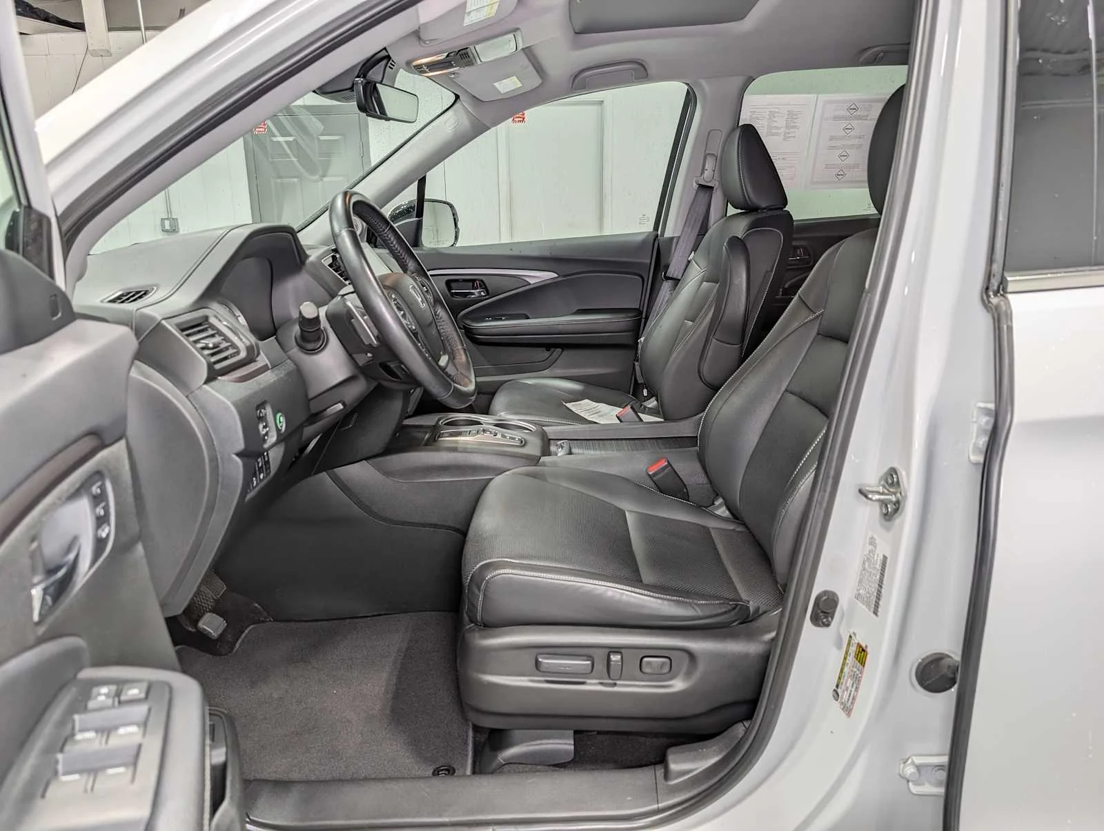 Used 2022 Platinum White Pearl Honda RTL-E image 4