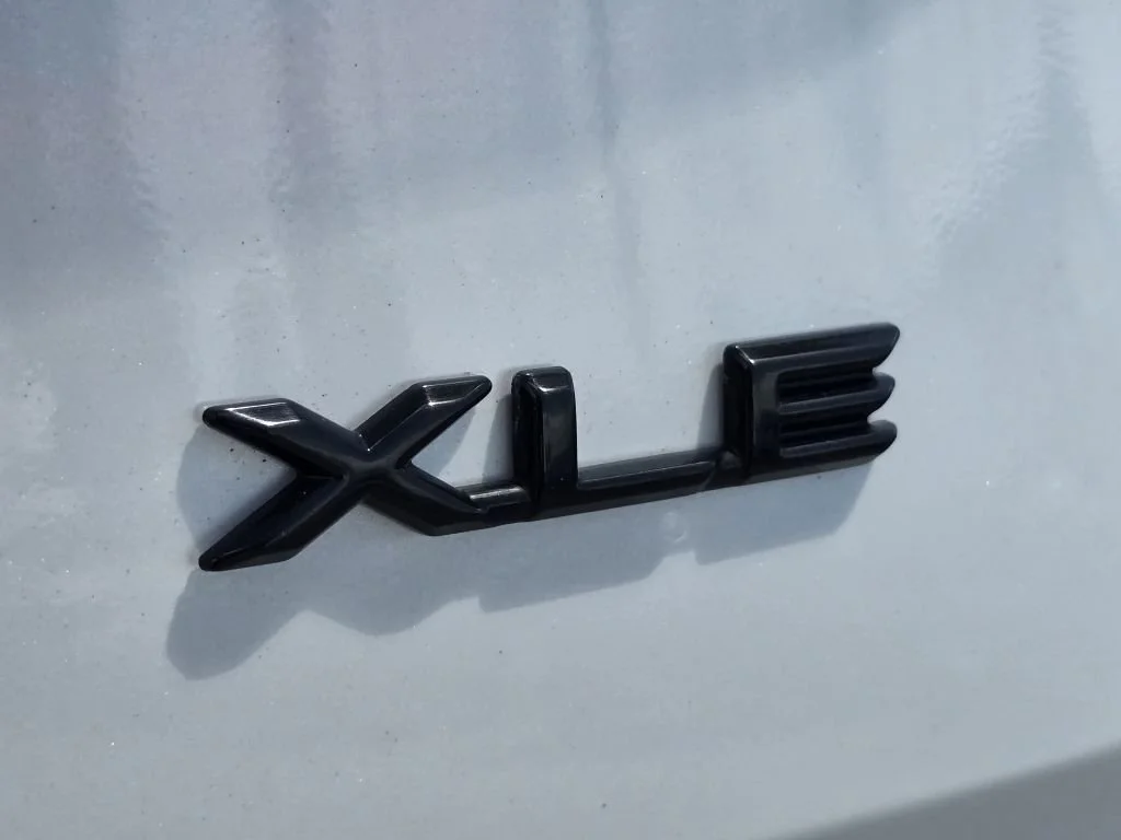Used 2024 Wind Chill Pearl Toyota XLE image 24