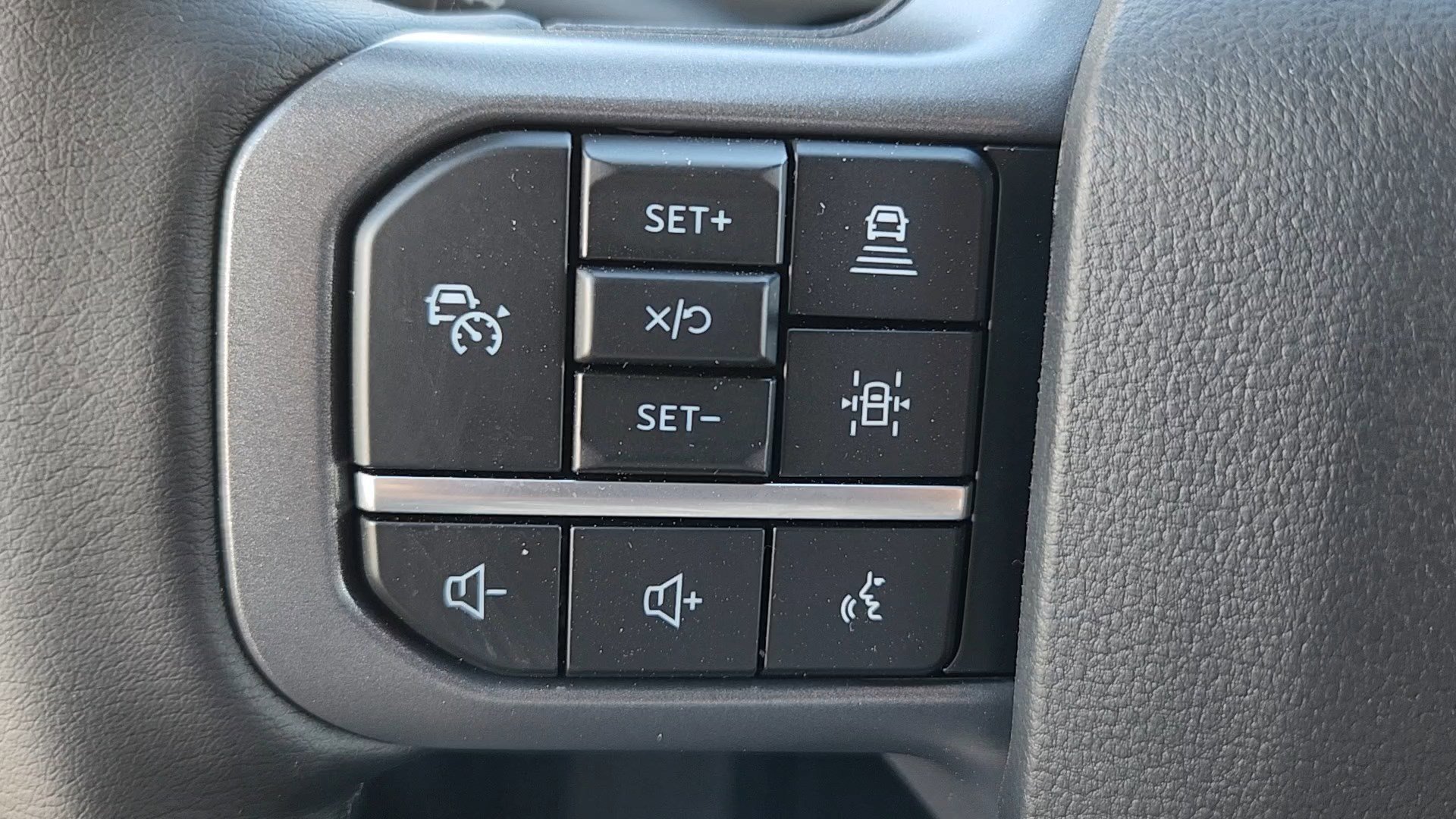 2025 Ford F-150 Lightning Flash - Photo 11