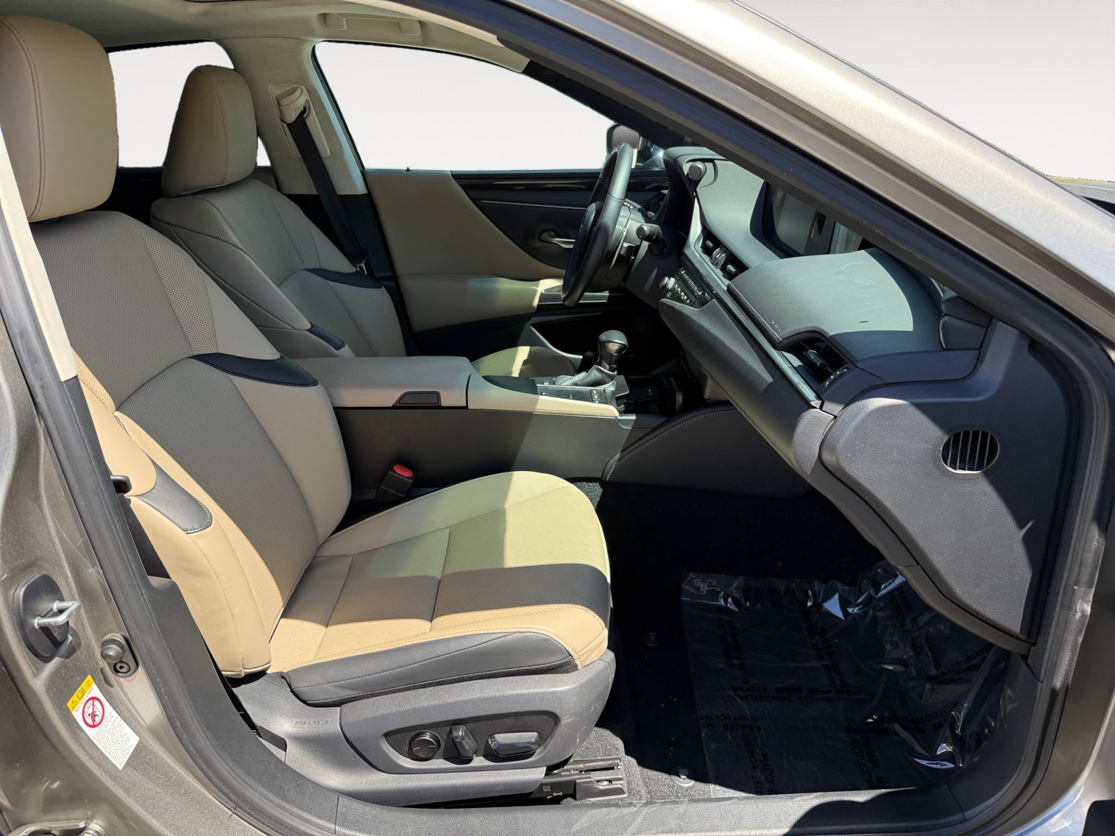 Used 2019 Atomic Silver Lexus 350 image 19