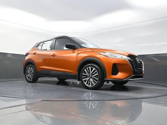Used 2022 Orange Nissan SV image 19