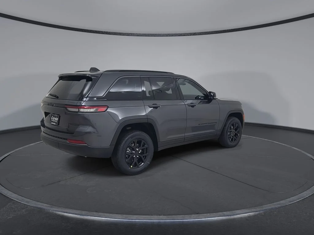 New 2026 Baltic Gray Metallic Clear-Coat Exterior Paint Jeep Altitude image 15
