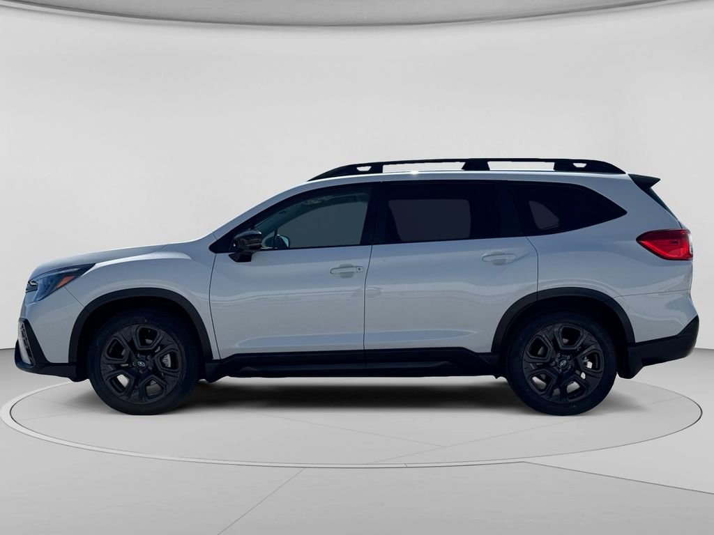 Used 2025 Crystal White Pearl Subaru Onyx Edition image 8
