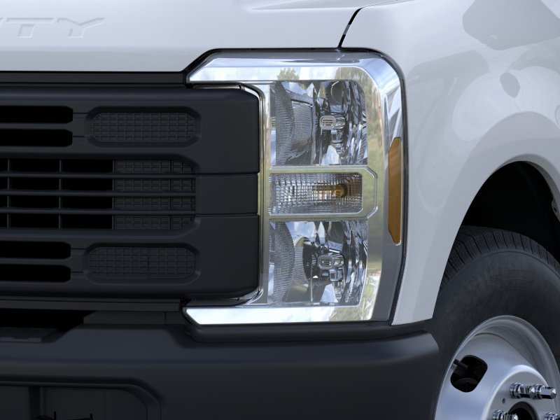 New 2026 Oxford White Ford F-350® XL image 18