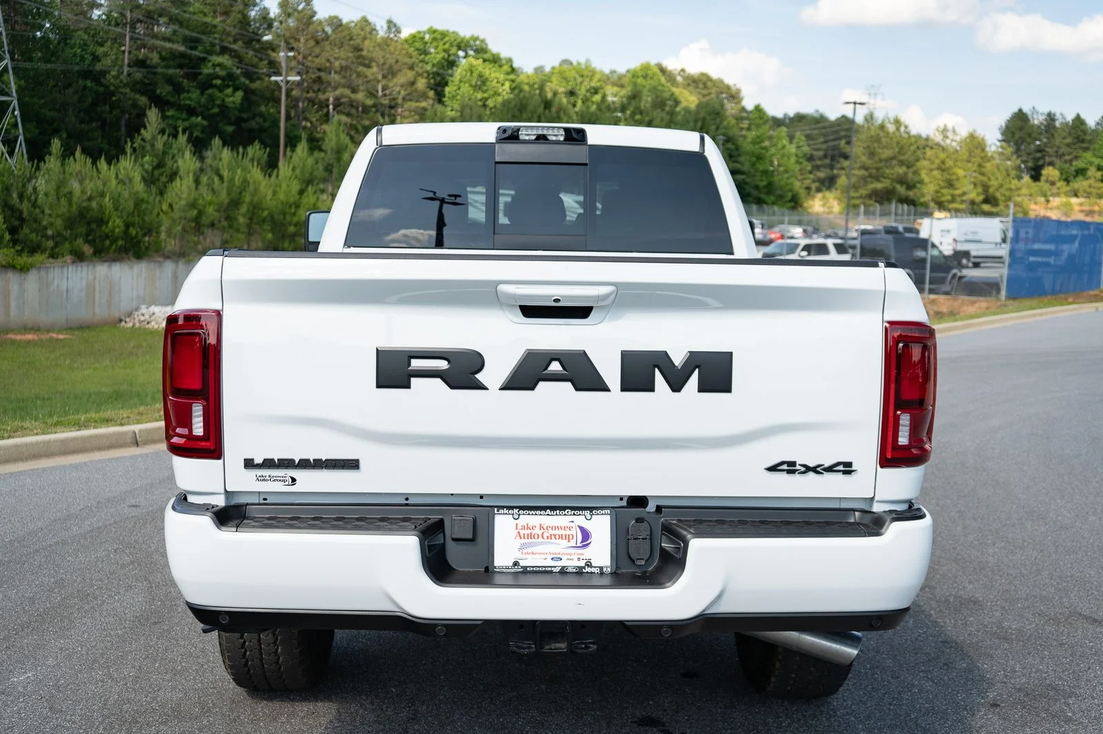 New 2026 Bright White Clear-Coat Exterior Paint RAM Laramie image 15