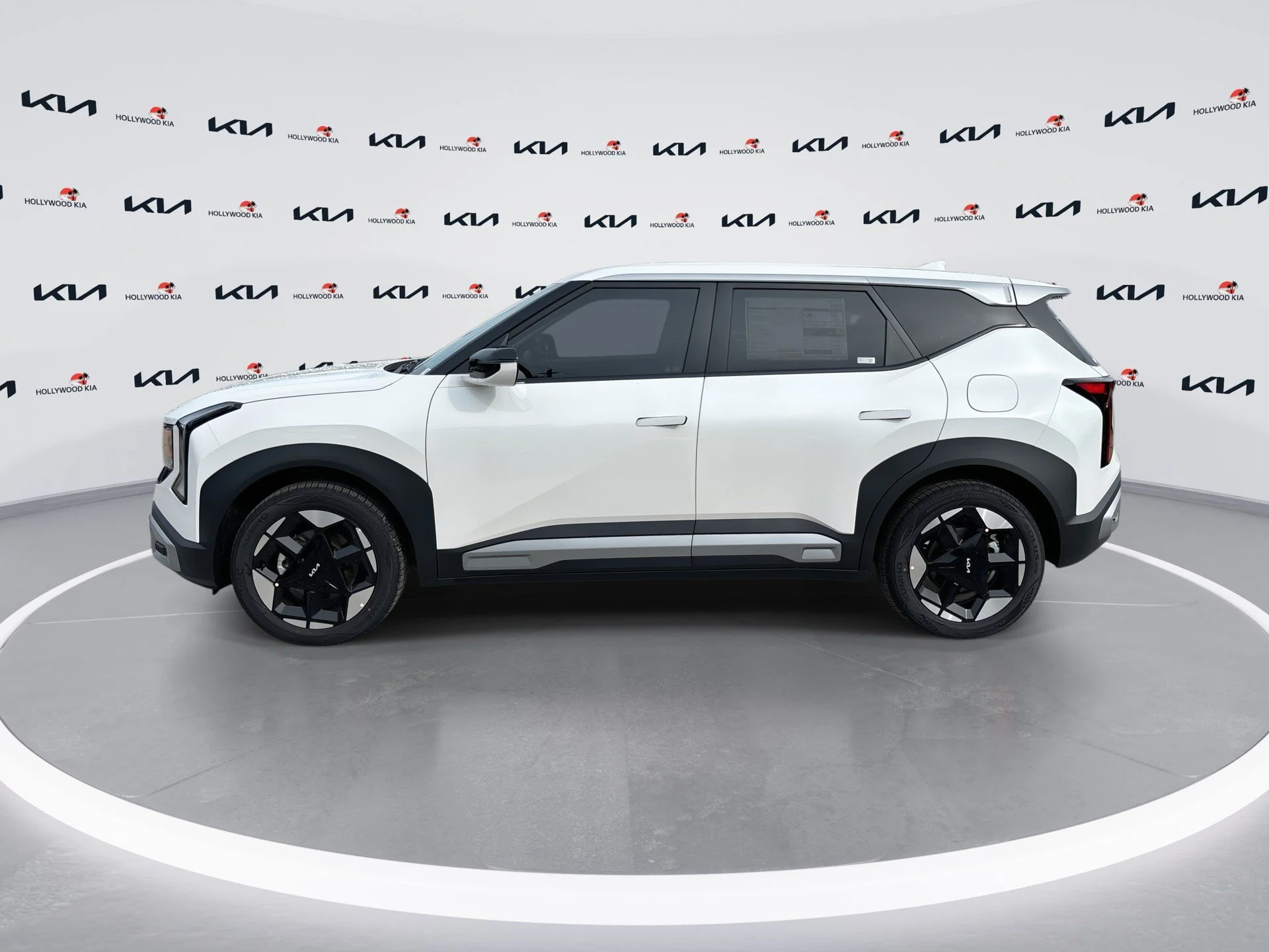 New 2027 Snow White Pearl Kia EX image 5