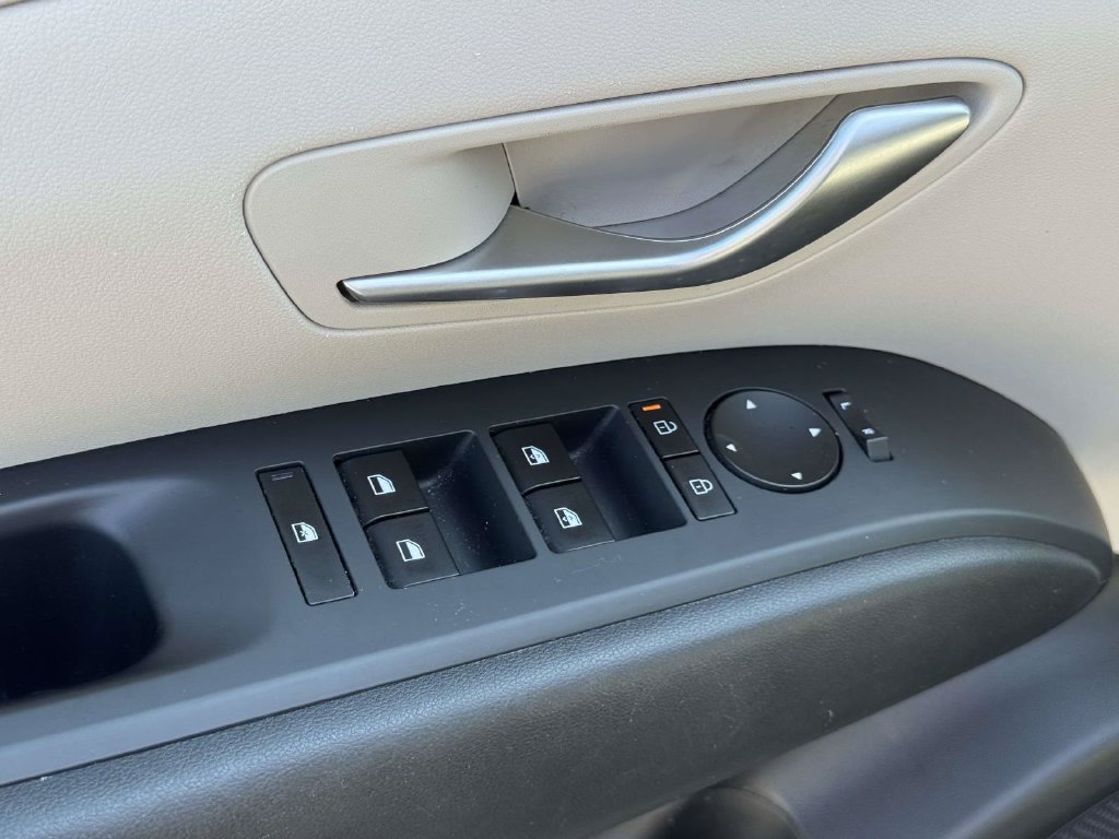 Used 2025 Gray Hyundai SEL image 19