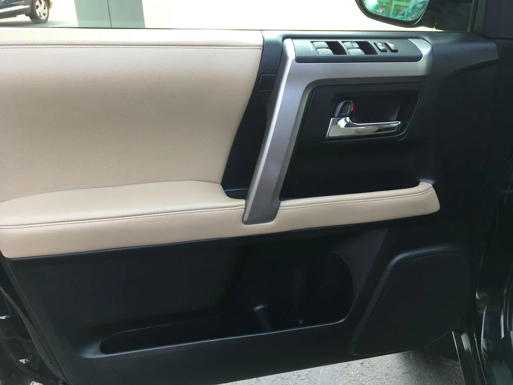 Used 2018 Black Toyota SR5 image 18