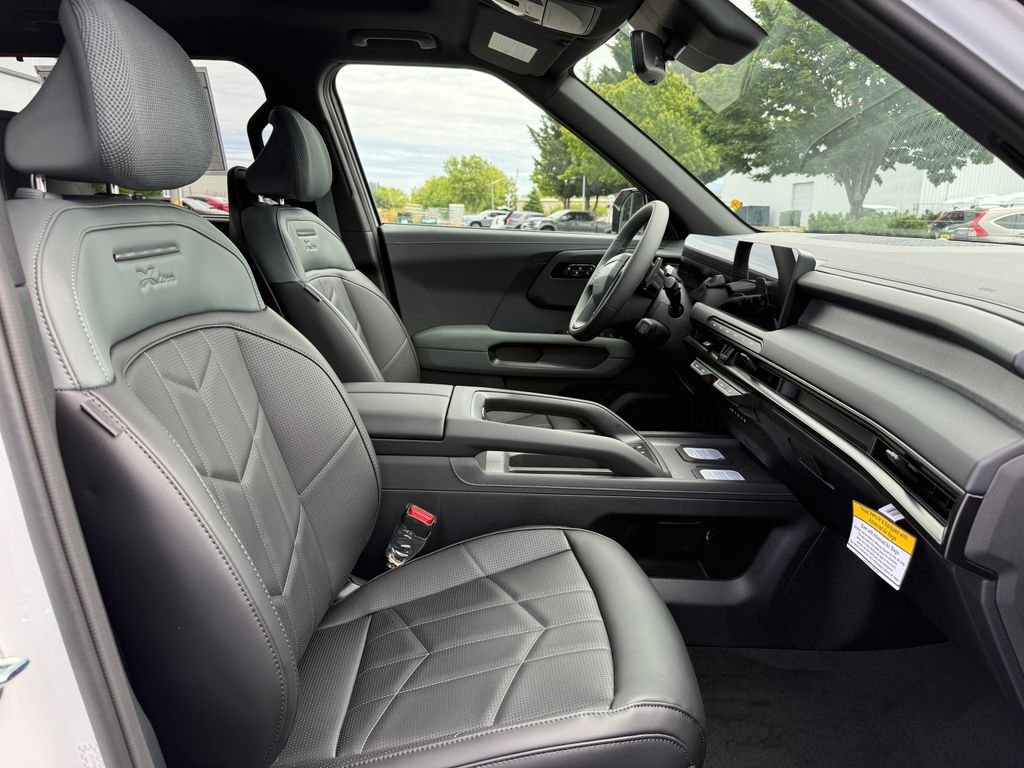 New 2027 Glacial White Pearl Kia X-LINE SX image 11