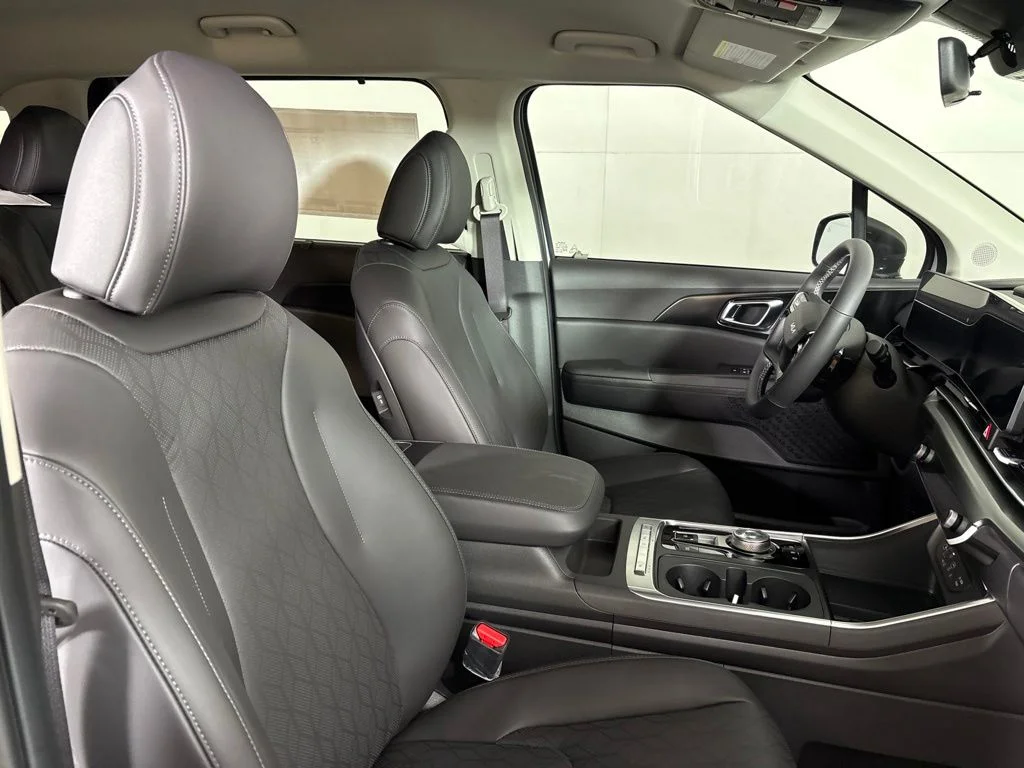 New 2027 Silver Kia EX image 17
