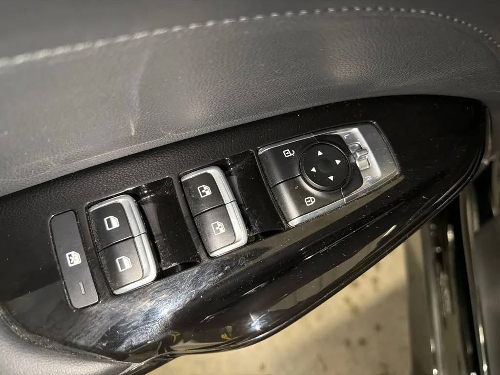 Used 2023 Ebony Black Kia EX image 15