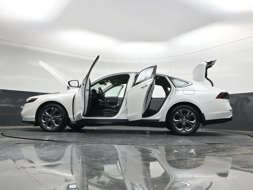 Certified Used 2025 Platinum White Pearl Honda EX-L image 83