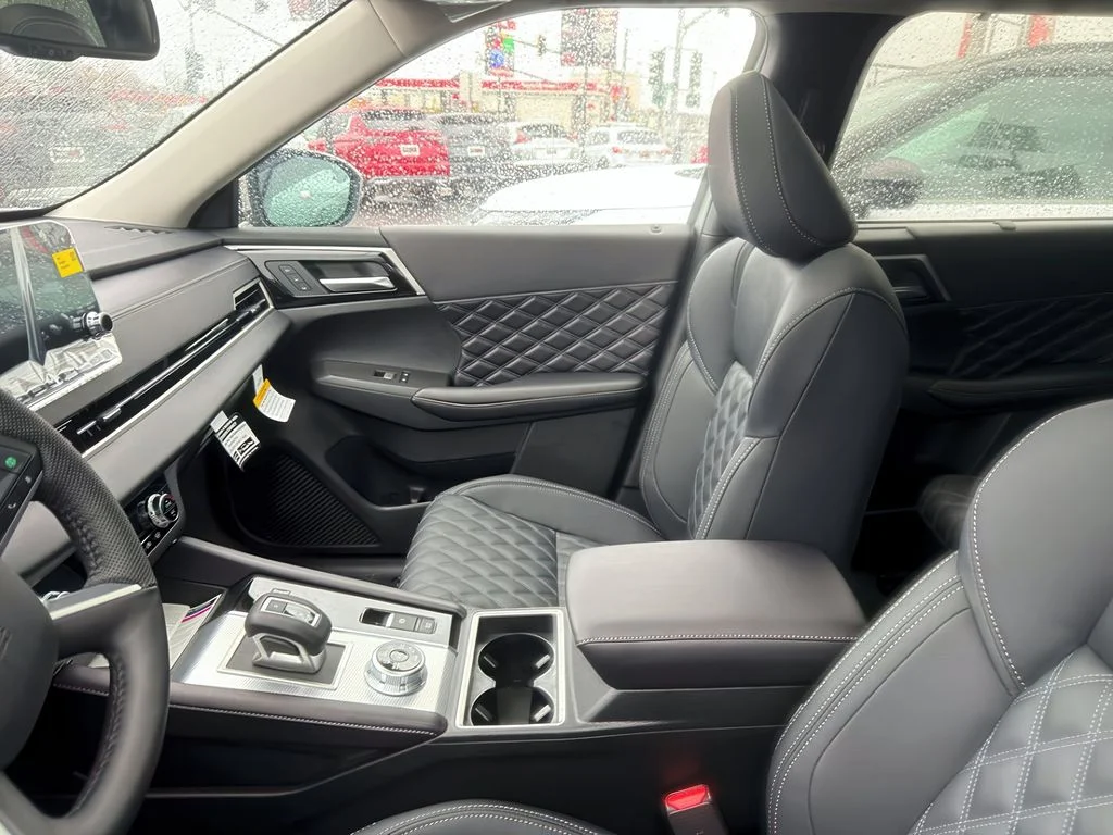 2025 Mitsubishi Outlander Plug-in Hybrid SEL - Photo 8