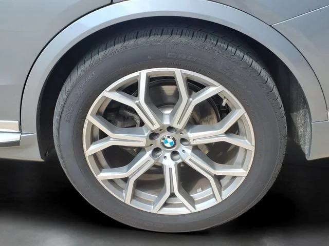 Used 2025  BMW xDrive40i image 31